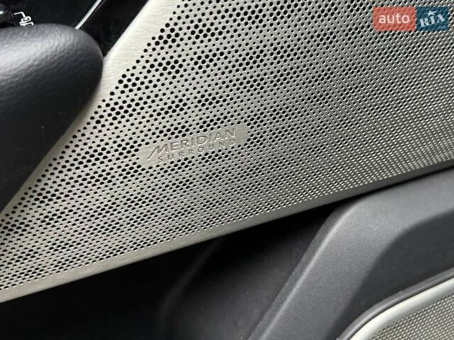 Серый Ленд Ровер Рендж Ровер Велар, объемом двигателя 2 л и пробегом 155 тыс. км за 34990 $, фото 13 на Automoto.ua