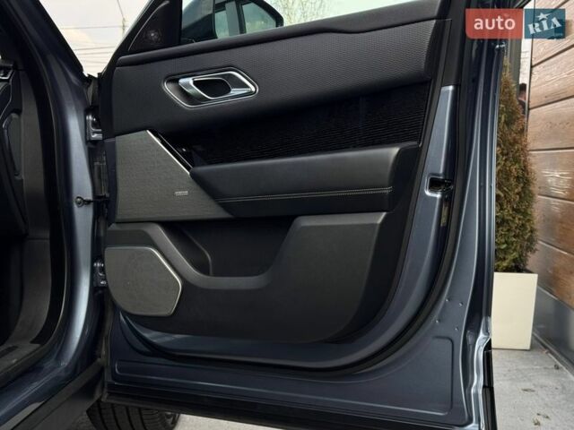 Серый Ленд Ровер Рендж Ровер Велар, объемом двигателя 3 л и пробегом 242 тыс. км за 25999 $, фото 80 на Automoto.ua