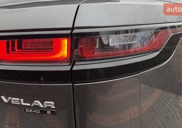 Серый Ленд Ровер Рендж Ровер Велар, объемом двигателя 2 л и пробегом 102 тыс. км за 37500 $, фото 11 на Automoto.ua