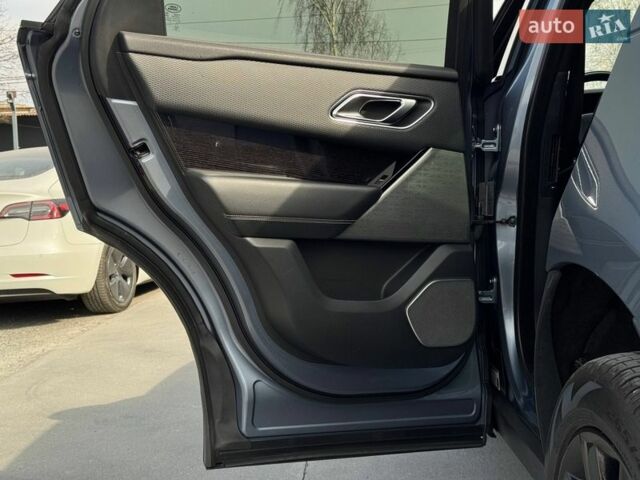 Серый Ленд Ровер Рендж Ровер Велар, объемом двигателя 3 л и пробегом 242 тыс. км за 25999 $, фото 57 на Automoto.ua