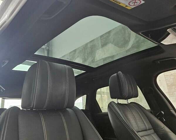 Серый Ленд Ровер Рендж Ровер Велар, объемом двигателя 2.99 л и пробегом 137 тыс. км за 26300 $, фото 16 на Automoto.ua