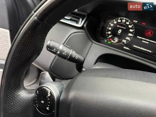 Серый Ленд Ровер Рендж Ровер Велар, объемом двигателя 2 л и пробегом 155 тыс. км за 34990 $, фото 15 на Automoto.ua