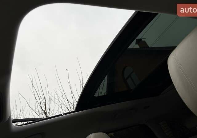 Серый Ленд Ровер Рендж Ровер Велар, объемом двигателя 2 л и пробегом 102 тыс. км за 37500 $, фото 34 на Automoto.ua