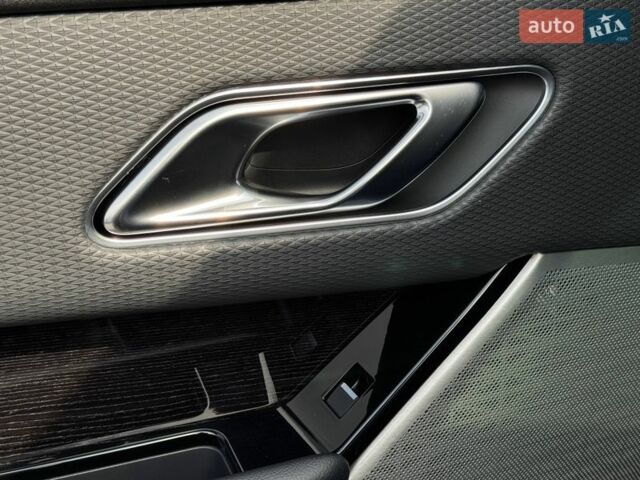 Серый Ленд Ровер Рендж Ровер Велар, объемом двигателя 3 л и пробегом 242 тыс. км за 25999 $, фото 58 на Automoto.ua