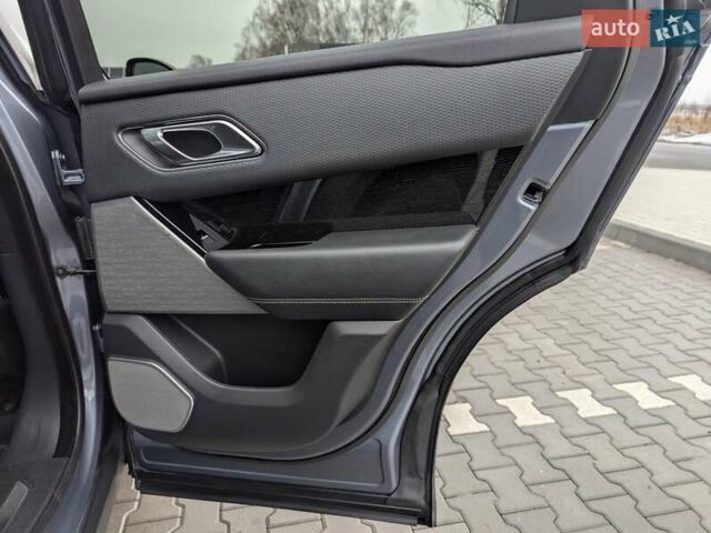 Серый Ленд Ровер Рендж Ровер Велар, объемом двигателя 3 л и пробегом 242 тыс. км за 29999 $, фото 42 на Automoto.ua