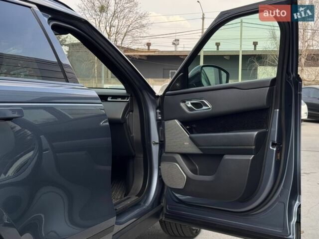 Серый Ленд Ровер Рендж Ровер Велар, объемом двигателя 3 л и пробегом 242 тыс. км за 25999 $, фото 79 на Automoto.ua