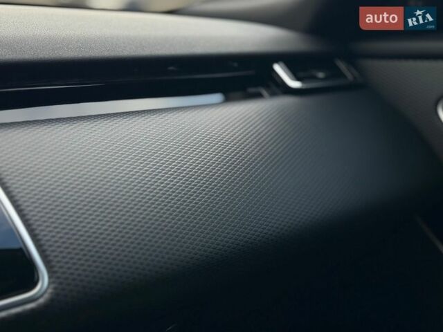 Серый Ленд Ровер Рендж Ровер Велар, объемом двигателя 2 л и пробегом 133 тыс. км за 33100 $, фото 31 на Automoto.ua