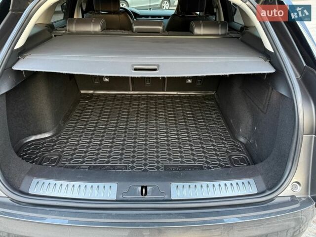 Серый Ленд Ровер Рендж Ровер Велар, объемом двигателя 2 л и пробегом 69 тыс. км за 40500 $, фото 22 на Automoto.ua