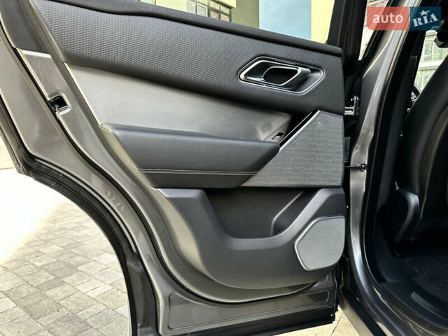 Сірий Ленд Ровер Рендж Ровер Велар, об'ємом двигуна 2 л та пробігом 174 тис. км за 34800 $, фото 42 на Automoto.ua