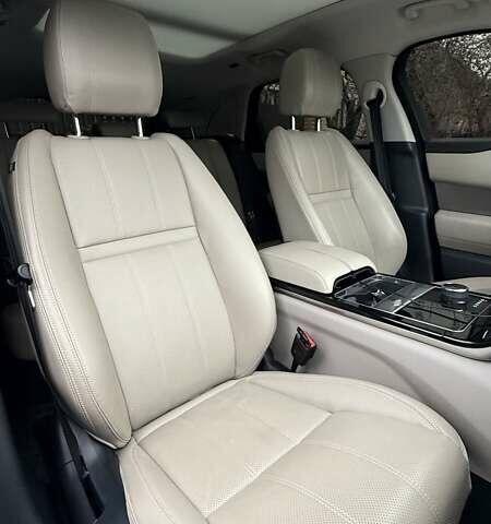 Серый Ленд Ровер Рендж Ровер Велар, объемом двигателя 2 л и пробегом 102 тыс. км за 37500 $, фото 72 на Automoto.ua