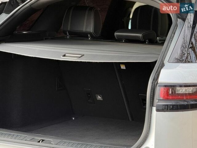 Серый Ленд Ровер Рендж Ровер Велар, объемом двигателя 2 л и пробегом 133 тыс. км за 33100 $, фото 37 на Automoto.ua