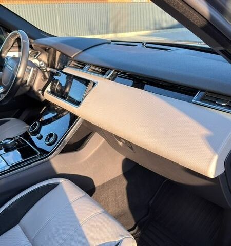 Серый Ленд Ровер Рендж Ровер Велар, объемом двигателя 2 л и пробегом 98 тыс. км за 41500 $, фото 10 на Automoto.ua