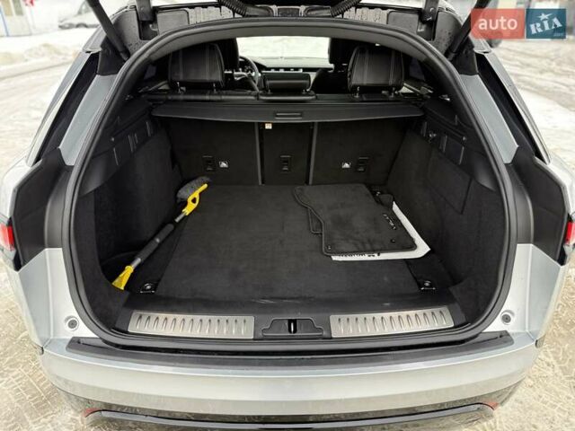 Сірий Ленд Ровер Рендж Ровер Велар, об'ємом двигуна 2 л та пробігом 130 тис. км за 34650 $, фото 11 на Automoto.ua