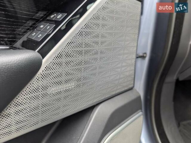 Серый Ленд Ровер Рендж Ровер Велар, объемом двигателя 3 л и пробегом 242 тыс. км за 29999 $, фото 32 на Automoto.ua