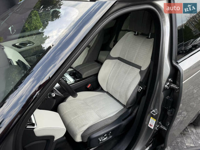 Сірий Ленд Ровер Рендж Ровер Велар, об'ємом двигуна 2 л та пробігом 30 тис. км за 39999 $, фото 44 на Automoto.ua