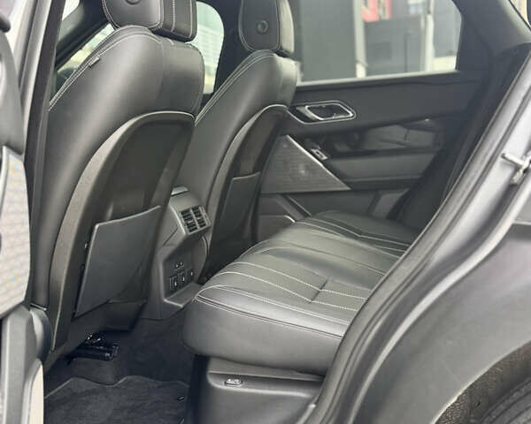 Серый Ленд Ровер Рендж Ровер Велар, объемом двигателя 2 л и пробегом 52 тыс. км за 32900 $, фото 17 на Automoto.ua