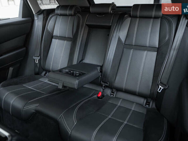 Сірий Ленд Ровер Рендж Ровер Велар, об'ємом двигуна 2 л та пробігом 49 тис. км за 39900 $, фото 49 на Automoto.ua