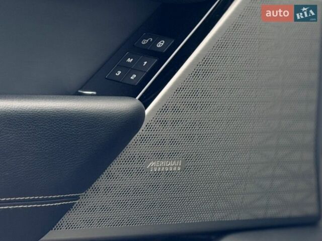 Серый Ленд Ровер Рендж Ровер Велар, объемом двигателя 2 л и пробегом 133 тыс. км за 33100 $, фото 19 на Automoto.ua