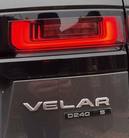 Серый Ленд Ровер Рендж Ровер Велар, объемом двигателя 2 л и пробегом 102 тыс. км за 37500 $, фото 10 на Automoto.ua