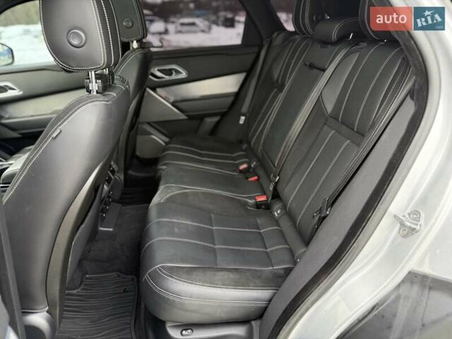 Серый Ленд Ровер Рендж Ровер Велар, объемом двигателя 2 л и пробегом 130 тыс. км за 34650 $, фото 19 на Automoto.ua