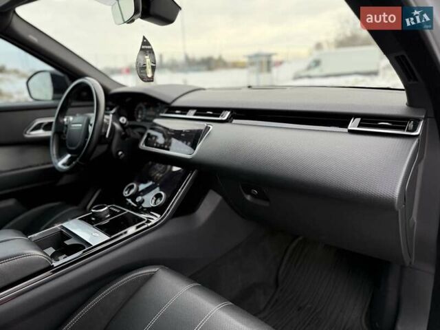 Серый Ленд Ровер Рендж Ровер Велар, объемом двигателя 2 л и пробегом 130 тыс. км за 34650 $, фото 15 на Automoto.ua