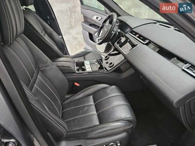 Серый Ленд Ровер Рендж Ровер Велар, объемом двигателя 2.99 л и пробегом 137 тыс. км за 26300 $, фото 7 на Automoto.ua