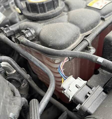 Серый Ленд Ровер Рендж Ровер Велар, объемом двигателя 2 л и пробегом 102 тыс. км за 37500 $, фото 85 на Automoto.ua