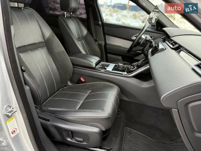 Сірий Ленд Ровер Рендж Ровер Велар, об'ємом двигуна 2 л та пробігом 130 тис. км за 34650 $, фото 15 на Automoto.ua