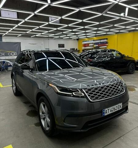 Серый Ленд Ровер Рендж Ровер Велар, объемом двигателя 2 л и пробегом 101 тыс. км за 39999 $, фото 3 на Automoto.ua