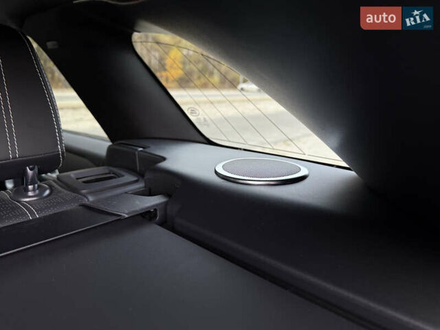 Серый Ленд Ровер Рендж Ровер Велар, объемом двигателя 3 л и пробегом 102 тыс. км за 38000 $, фото 41 на Automoto.ua
