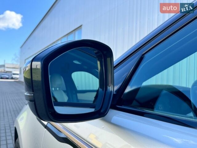 Сірий Ленд Ровер Рендж Ровер Велар, об'ємом двигуна 2 л та пробігом 109 тис. км за 37000 $, фото 12 на Automoto.ua