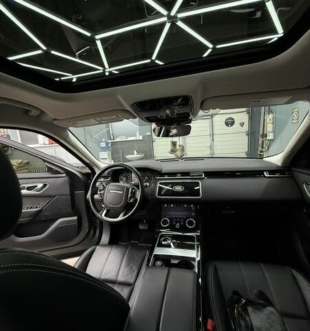 Серый Ленд Ровер Рендж Ровер Велар, объемом двигателя 2 л и пробегом 101 тыс. км за 39999 $, фото 10 на Automoto.ua