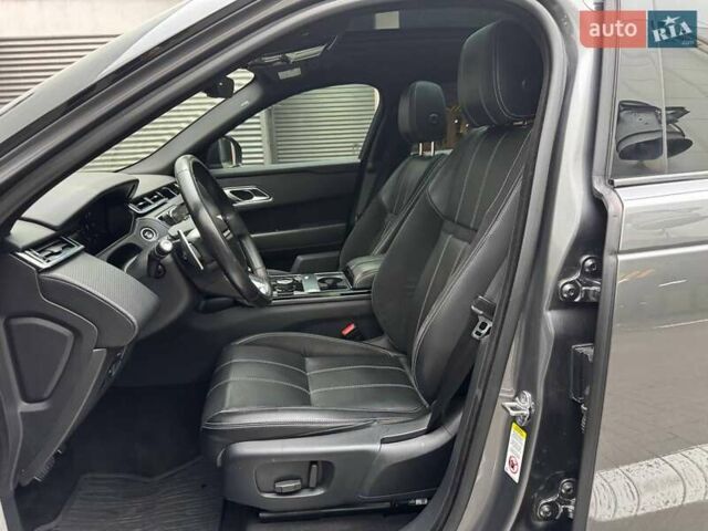 Серый Ленд Ровер Рендж Ровер Велар, объемом двигателя 2 л и пробегом 155 тыс. км за 34990 $, фото 6 на Automoto.ua