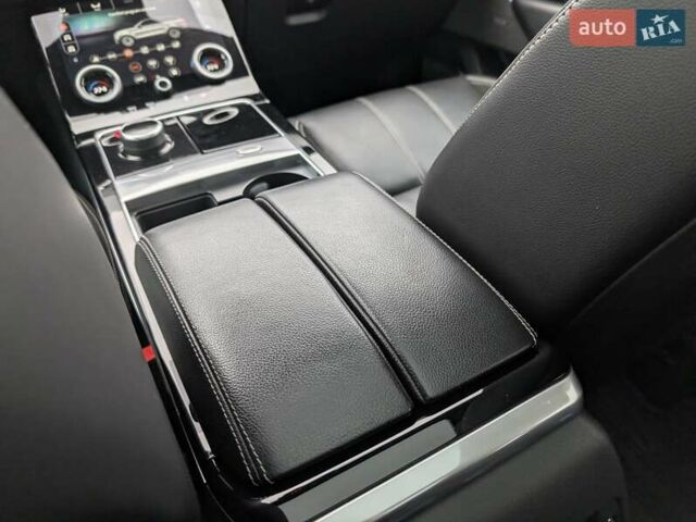 Серый Ленд Ровер Рендж Ровер Велар, объемом двигателя 3 л и пробегом 242 тыс. км за 29999 $, фото 49 на Automoto.ua