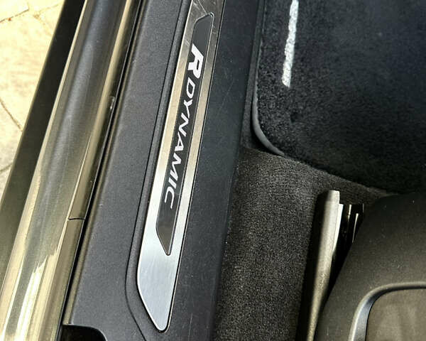 Сірий Ленд Ровер Рендж Ровер Велар, об'ємом двигуна 2 л та пробігом 174 тис. км за 34800 $, фото 21 на Automoto.ua