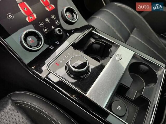 Серый Ленд Ровер Рендж Ровер Велар, объемом двигателя 2 л и пробегом 155 тыс. км за 34990 $, фото 21 на Automoto.ua