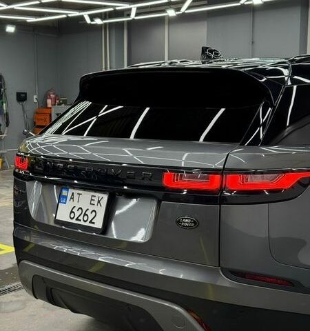 Серый Ленд Ровер Рендж Ровер Велар, объемом двигателя 2 л и пробегом 101 тыс. км за 39999 $, фото 6 на Automoto.ua