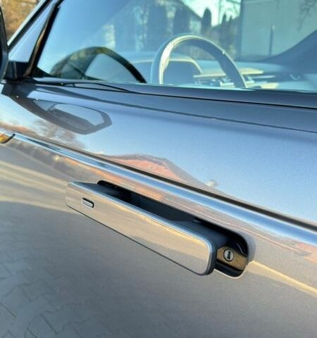 Серый Ленд Ровер Рендж Ровер Велар, объемом двигателя 2 л и пробегом 98 тыс. км за 41500 $, фото 5 на Automoto.ua