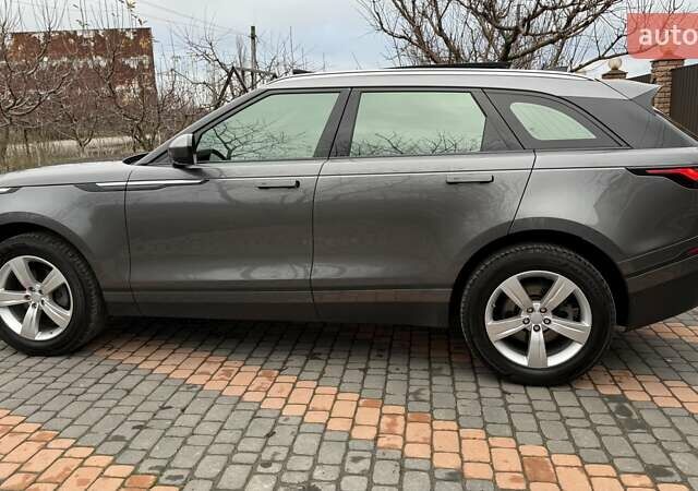 Серый Ленд Ровер Рендж Ровер Велар, объемом двигателя 2 л и пробегом 102 тыс. км за 37500 $, фото 3 на Automoto.ua