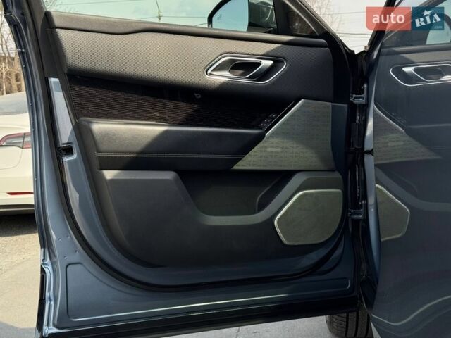 Серый Ленд Ровер Рендж Ровер Велар, объемом двигателя 3 л и пробегом 242 тыс. км за 25999 $, фото 33 на Automoto.ua