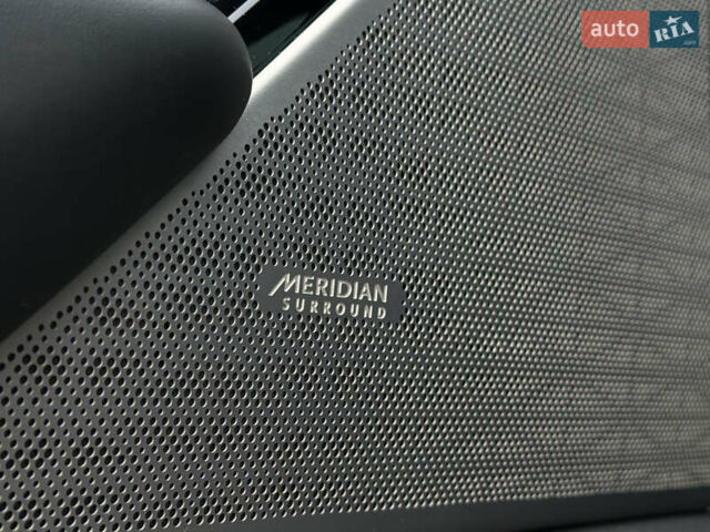 Серый Ленд Ровер Рендж Ровер Велар, объемом двигателя 3 л и пробегом 102 тыс. км за 38000 $, фото 26 на Automoto.ua