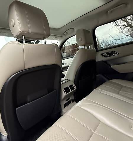 Серый Ленд Ровер Рендж Ровер Велар, объемом двигателя 2 л и пробегом 102 тыс. км за 37500 $, фото 62 на Automoto.ua