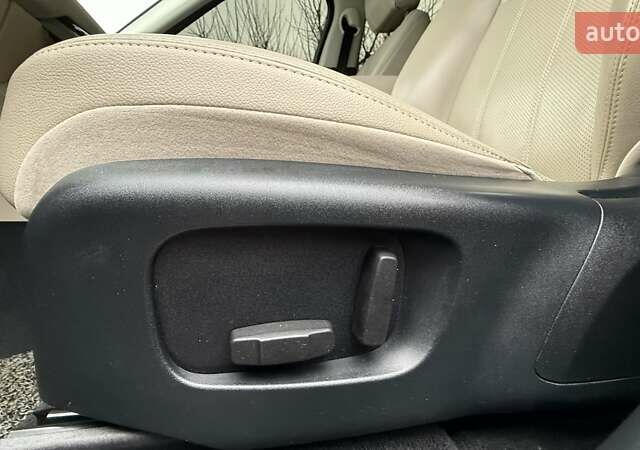 Серый Ленд Ровер Рендж Ровер Велар, объемом двигателя 2 л и пробегом 102 тыс. км за 37500 $, фото 58 на Automoto.ua