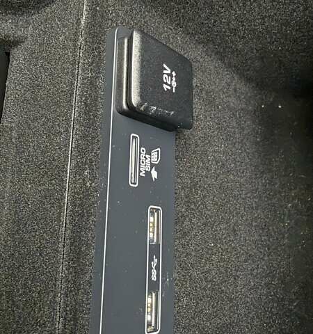 Серый Ленд Ровер Рендж Ровер Велар, объемом двигателя 2 л и пробегом 102 тыс. км за 37500 $, фото 69 на Automoto.ua