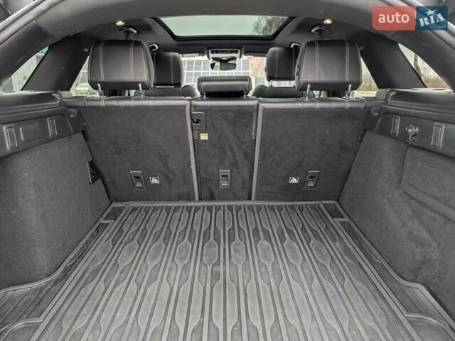 Серый Ленд Ровер Рендж Ровер Велар, объемом двигателя 3 л и пробегом 242 тыс. км за 29999 $, фото 44 на Automoto.ua