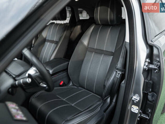 Сірий Ленд Ровер Рендж Ровер Велар, об'ємом двигуна 2 л та пробігом 49 тис. км за 39900 $, фото 46 на Automoto.ua