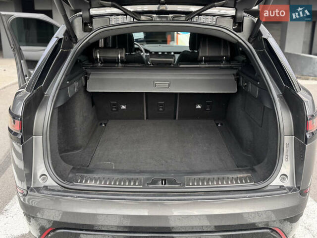 Серый Ленд Ровер Рендж Ровер Велар, объемом двигателя 2 л и пробегом 52 тыс. км за 32900 $, фото 13 на Automoto.ua