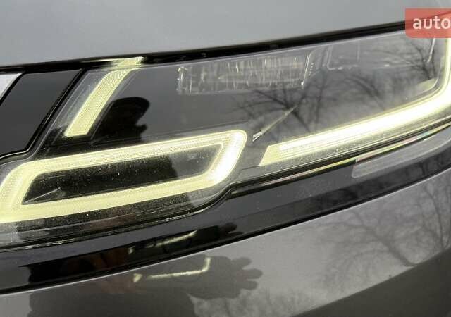 Серый Ленд Ровер Рендж Ровер Велар, объемом двигателя 2 л и пробегом 102 тыс. км за 37500 $, фото 22 на Automoto.ua