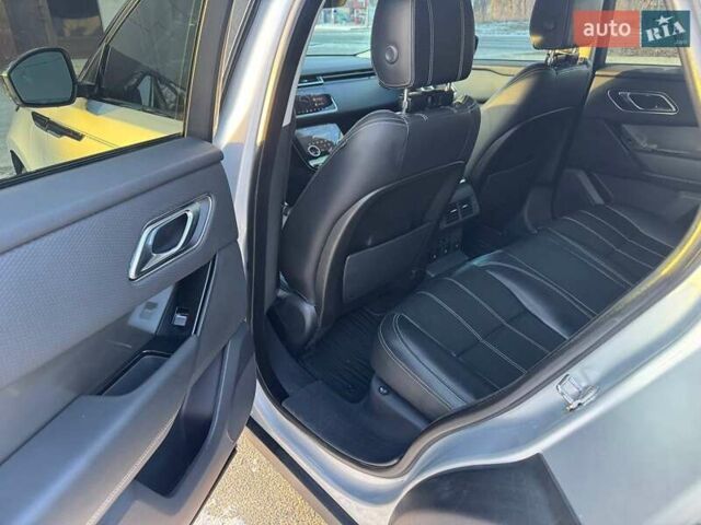 Сірий Ленд Ровер Рендж Ровер Велар, об'ємом двигуна 2 л та пробігом 130 тис. км за 34000 $, фото 9 на Automoto.ua