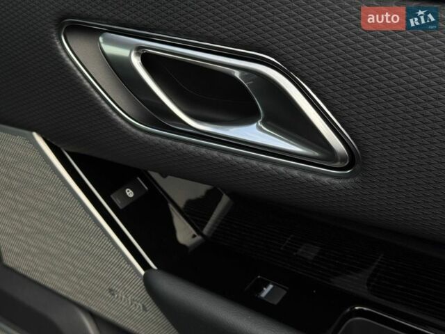 Серый Ленд Ровер Рендж Ровер Велар, объемом двигателя 3 л и пробегом 242 тыс. км за 25999 $, фото 81 на Automoto.ua